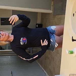 STUNNING CHAMPION LONG SLEEVE NAVY SANTA CRUZ TSHIRT